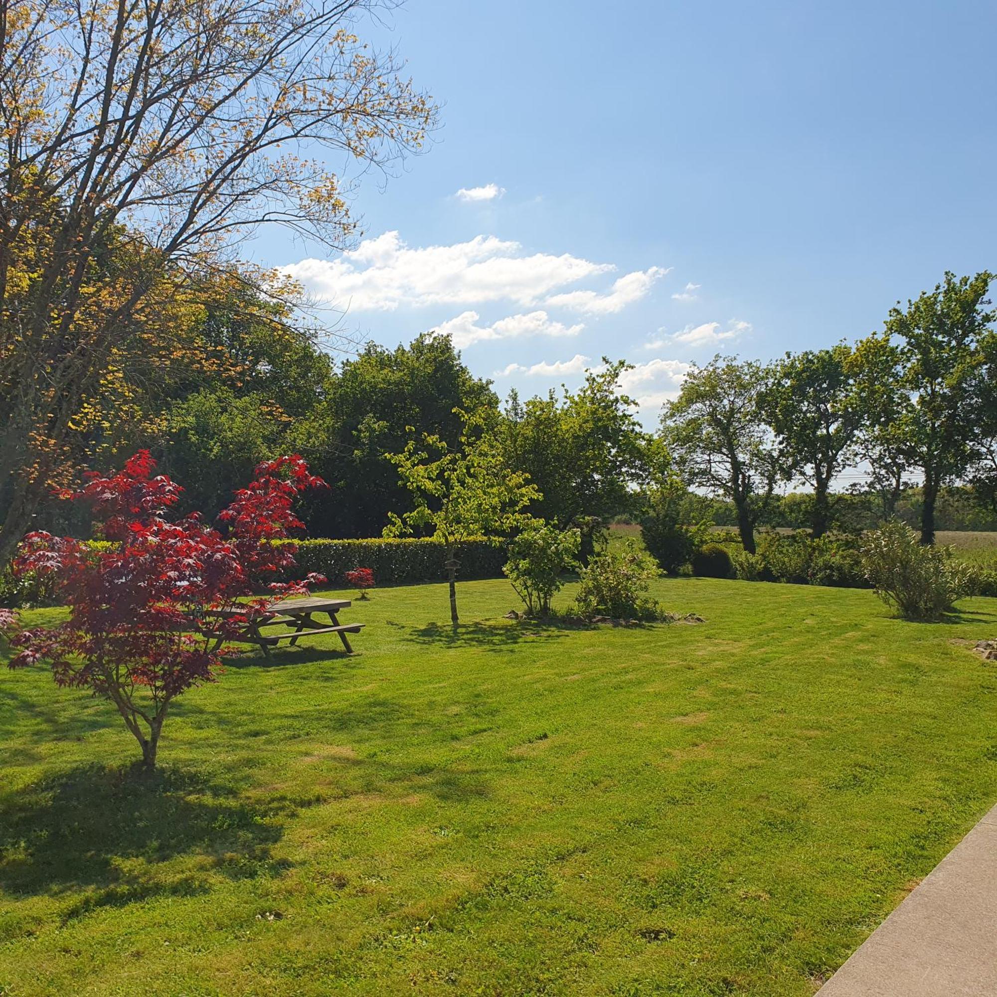 Bed and Breakfast Les Nympheas Saint-Lyphard Exterior foto